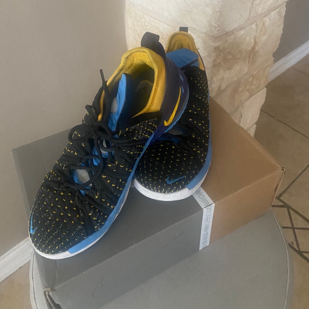 James Lebron Nike shoes 6.5Y